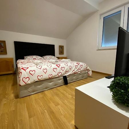 Rok Vila Tesanj Exterior foto